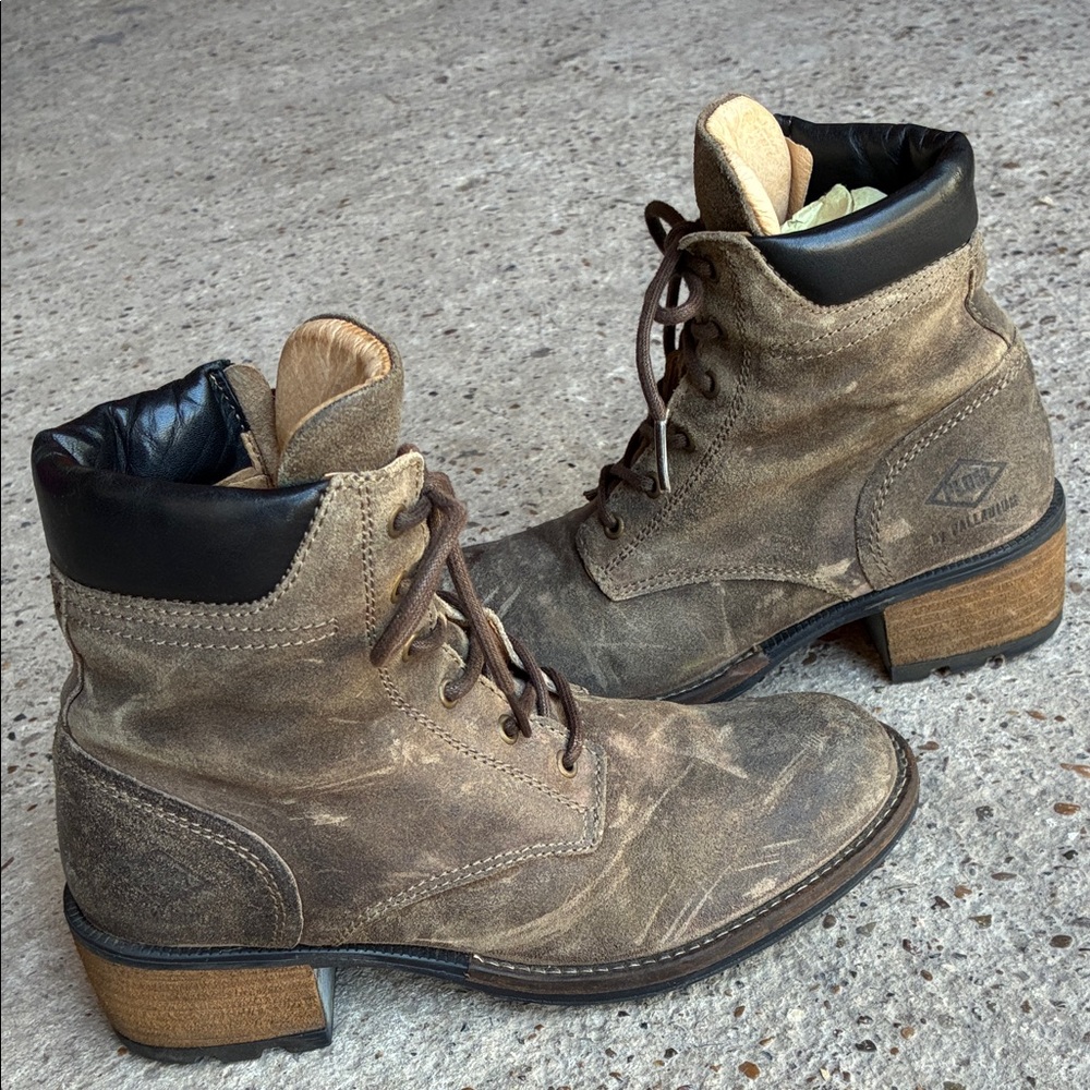 Palladium Boots distress